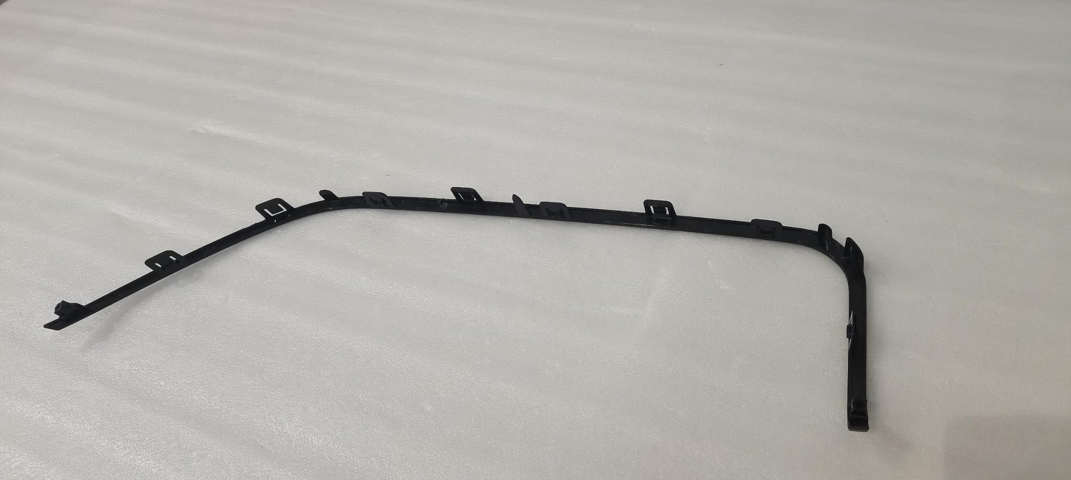 Front bumper lower right trim ·